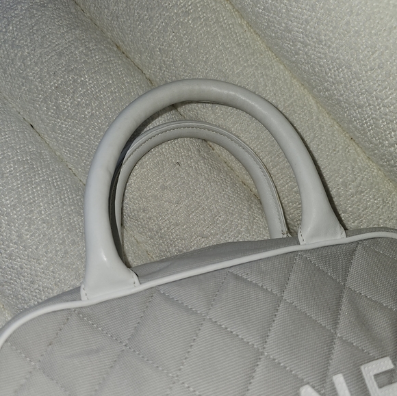 AUTHENTIC VINTAGE CANVAS CHANEL HANDLES BAG, USED CONDITION - Picture 6 of 15